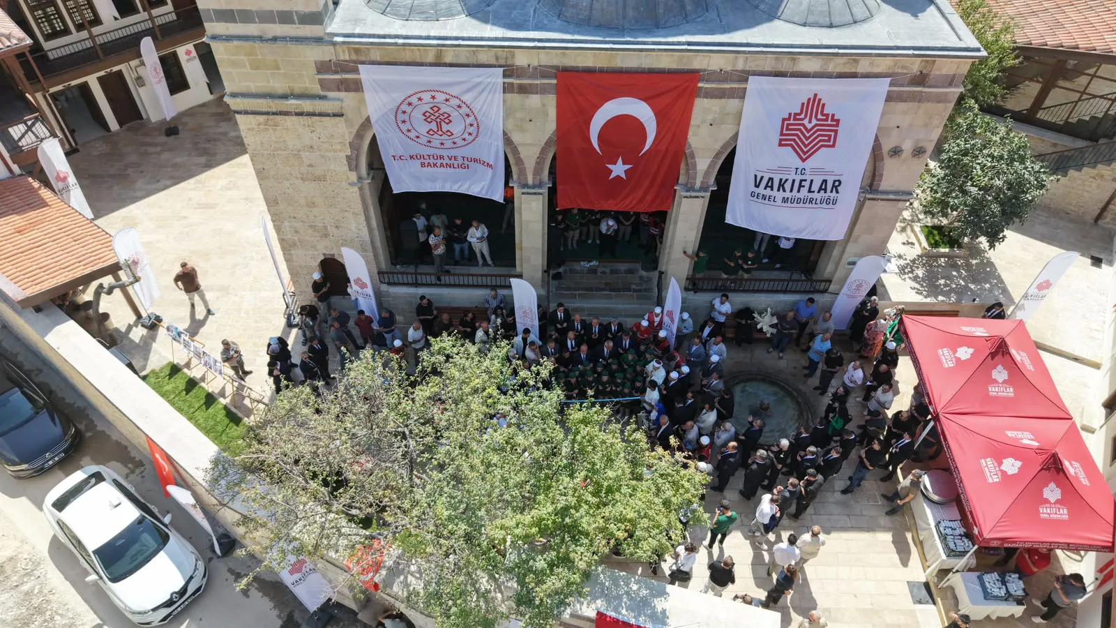 6 Şubat depremlerinde hasar gören Kahramanmaraş Kalesi ve 5 cami yeniden açıldı