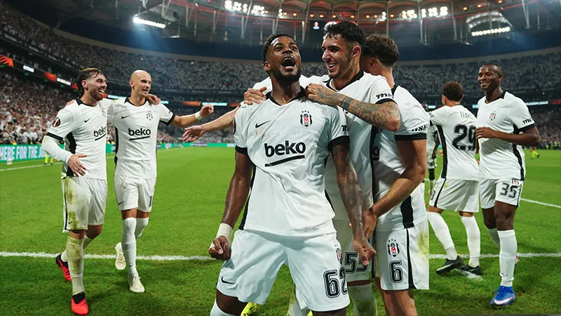Beşiktaş, operasyon düzenlenen Tera Portföy’ün adını formasından çıkardı